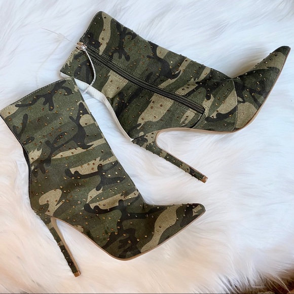 Steve Madden Shoes - NWOT Steve Madden Camo Wagu High-Heeled Bootie